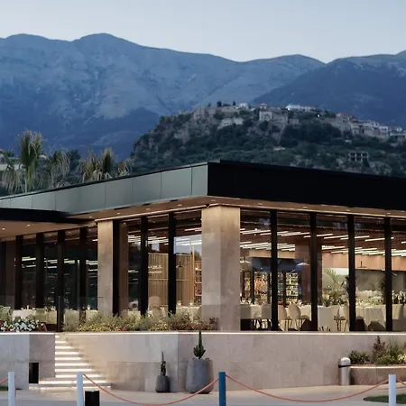 Prado Luxury Himare