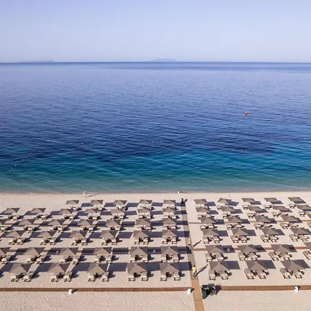 Prado Luxury Himare