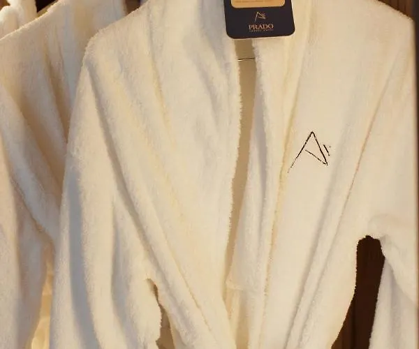 Prado Luxury Himarë